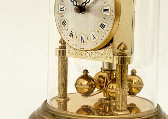 Uhr